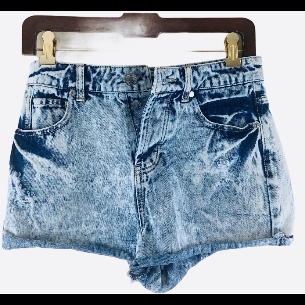Celebrity pink  jeans shorts🐝